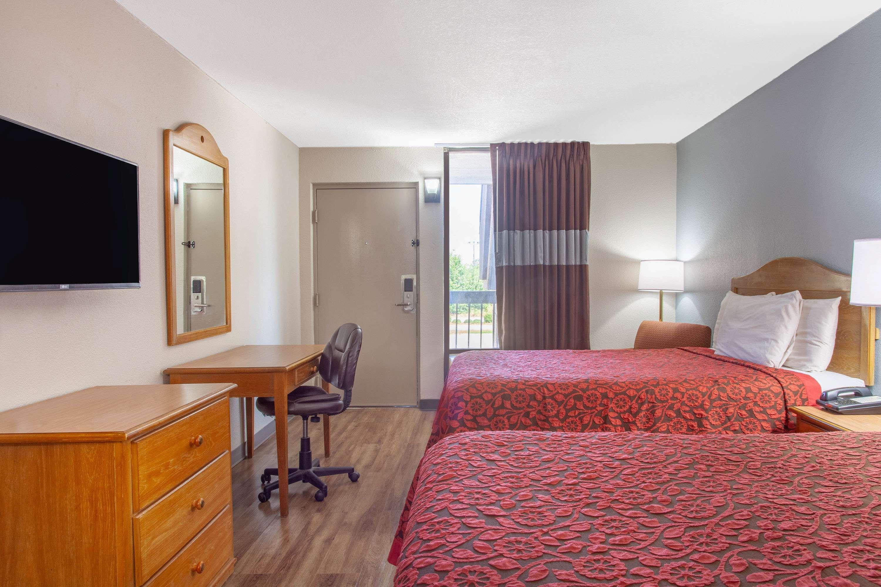 Days Inn By Wyndham Clinton - Laurens I-26 מראה חיצוני תמונה