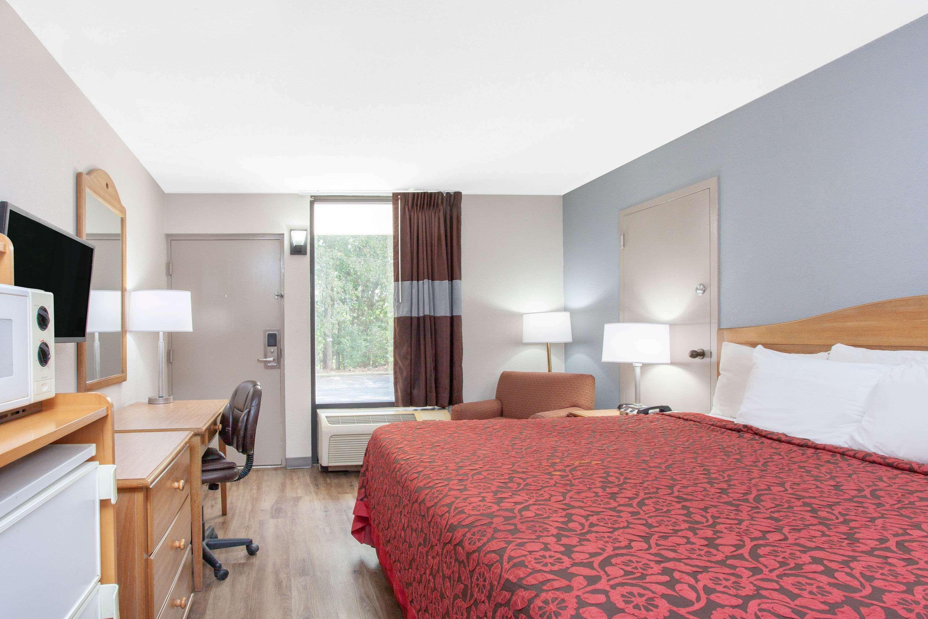 Days Inn By Wyndham Clinton - Laurens I-26 מראה חיצוני תמונה