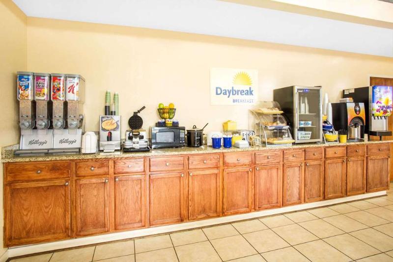Days Inn By Wyndham Clinton - Laurens I-26 מראה חיצוני תמונה
